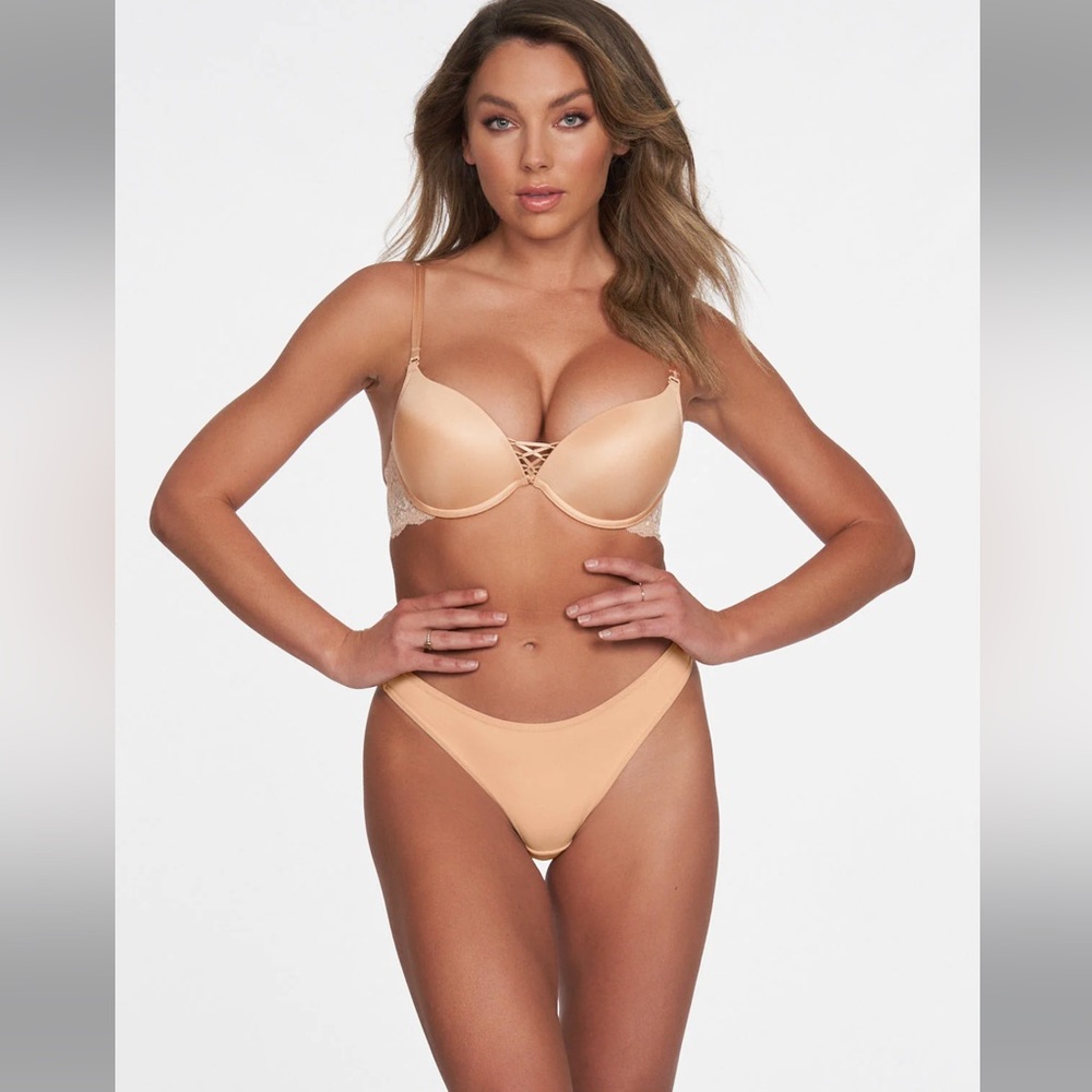 Frederick’s of Hollywood Knockout Bra